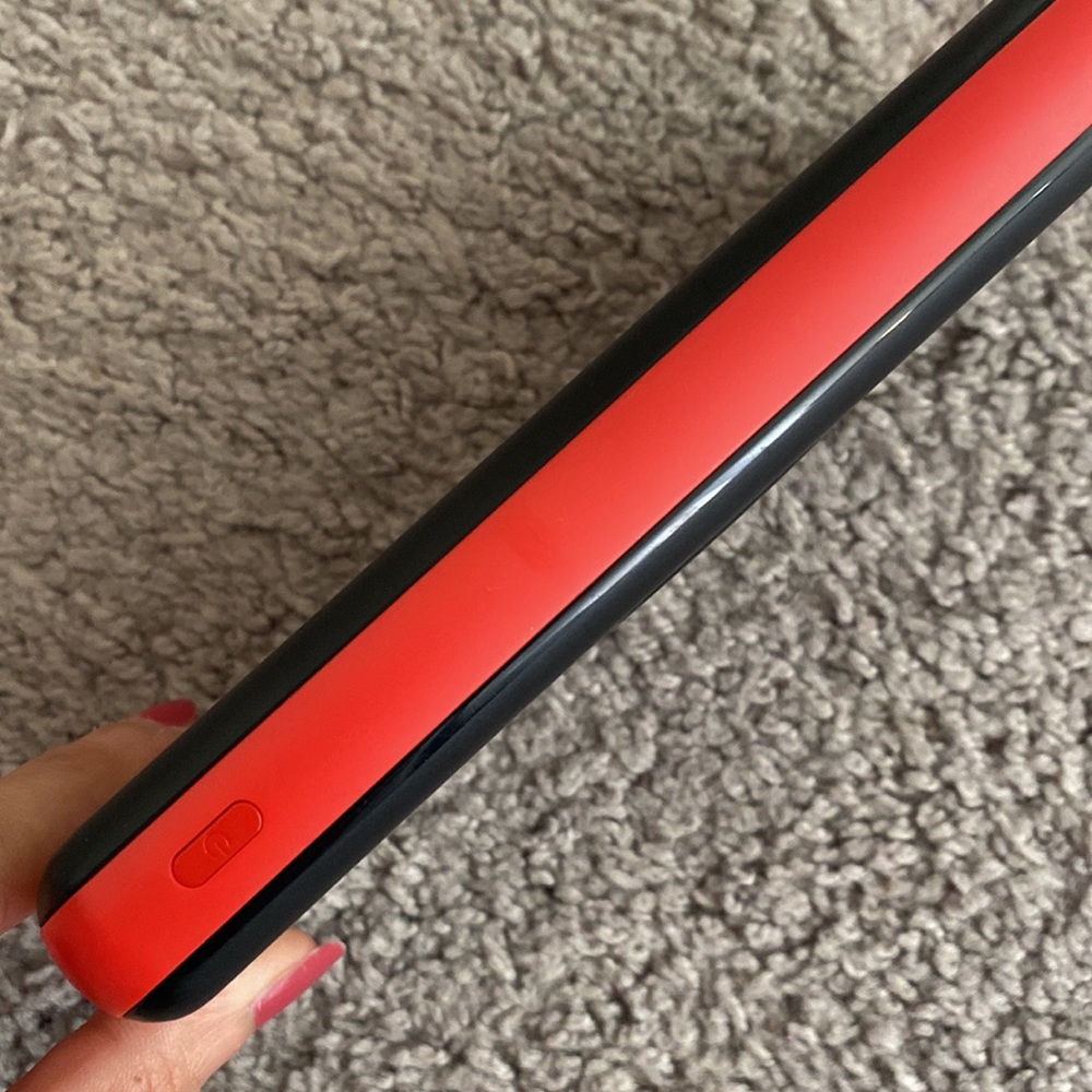 Wireless Power Bank - Picture 2 of 5